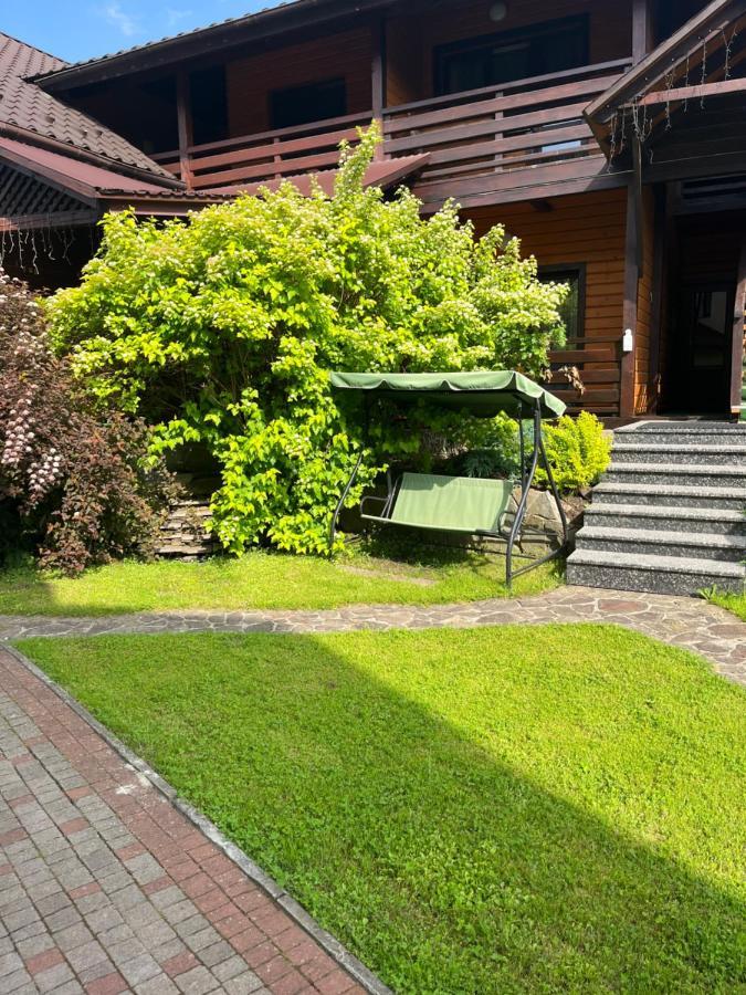 Central Courtyard Slavske Bagian luar foto
